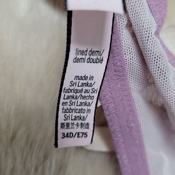 VICTORIA'S SECRET LINED DEMI LAVENDER LACE UNDERWIRE BRA, SIZE 34D - Picture 8 of 8